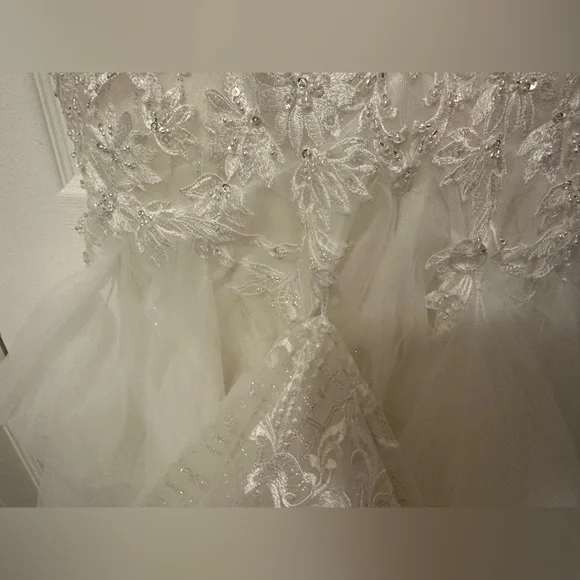 Martin Thornburg Branson Wedding Dress 122231 - Picture 9 of 17